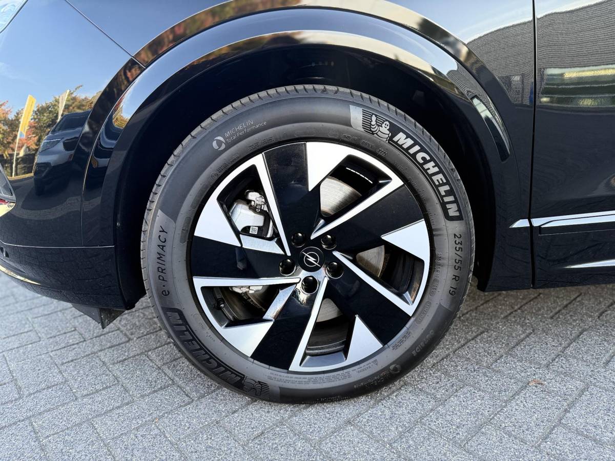 Opel Grandland Opel Grandland 1.6 Turbo Plug-in-Hybrid GS  NIEUW BINNEN |360 Camera | PDC | Stoelverwarming | Stuurverwarming | NAVI | Draadloos tel opladen | ECC | Apple carplay |