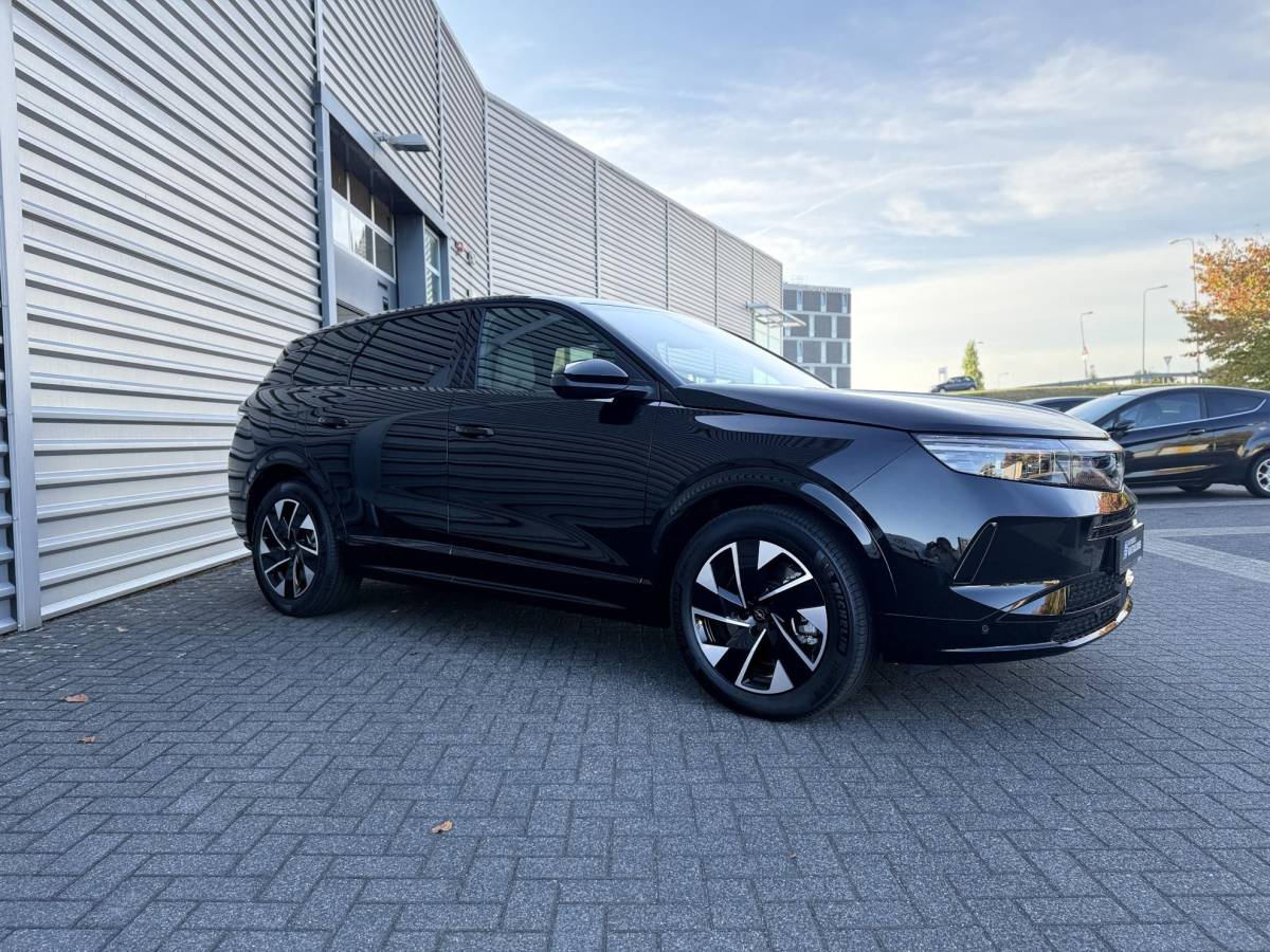Opel Grandland Opel Grandland 1.6 Turbo Plug-in-Hybrid GS  NIEUW BINNEN |360 Camera | PDC | Stoelverwarming | Stuurverwarming | NAVI | Draadloos tel opladen | ECC | Apple carplay |