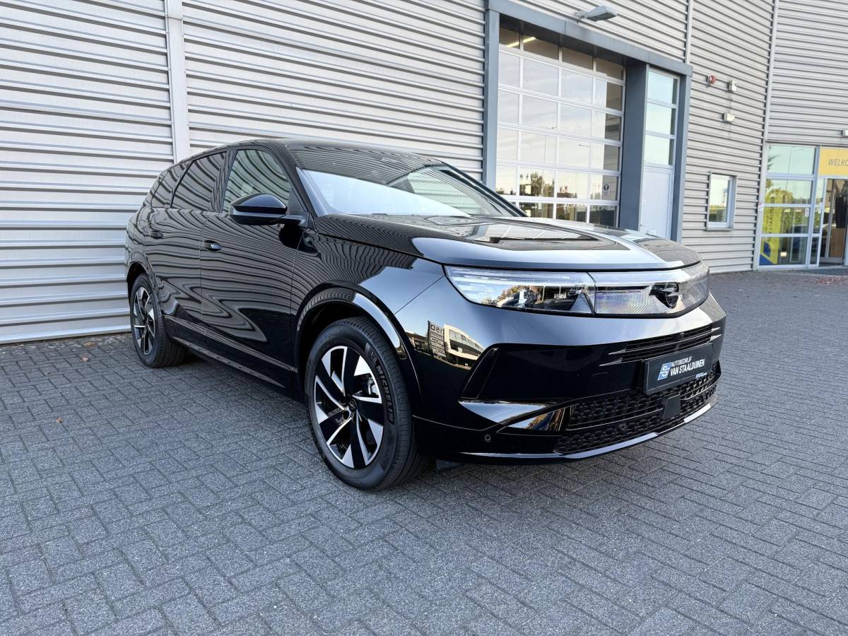 Opel Grandland Opel Grandland 1.6 Turbo Plug-in-Hybrid GS  NIEUW BINNEN |360 Camera | PDC | Stoelverwarming | Stuurverwarming | NAVI | Draadloos tel opladen | ECC | Apple carplay |