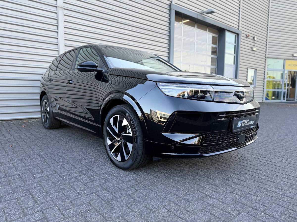 Opel Grandland Opel Grandland 1.6 Turbo Plug-in-Hybrid GS  NIEUW BINNEN |360 Camera | PDC | Stoelverwarming | Stuurverwarming | NAVI | Draadloos tel opladen | ECC | Apple carplay |