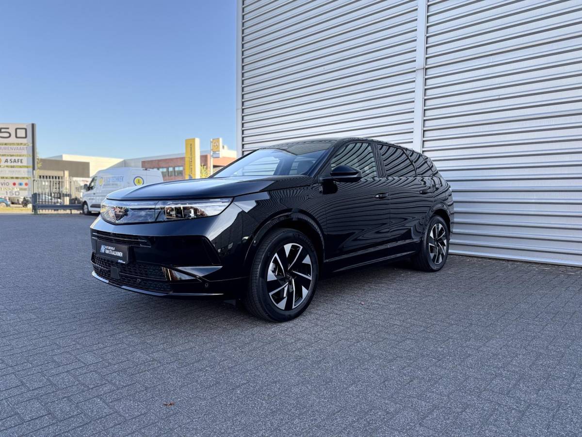 Opel Grandland Opel Grandland 1.6 Turbo Plug-in-Hybrid GS  NIEUW BINNEN |360 Camera | PDC | Stoelverwarming | Stuurverwarming | NAVI | Draadloos tel opladen | ECC | Apple carplay |