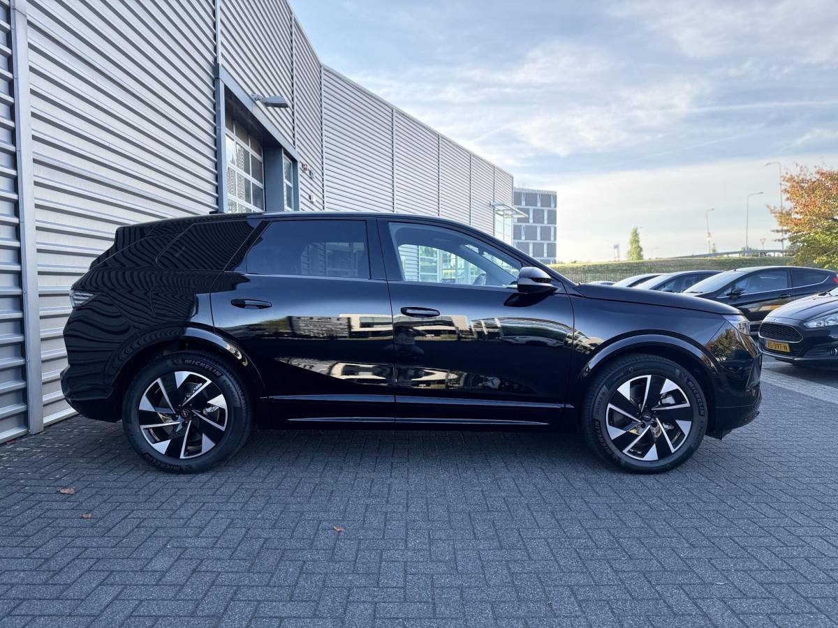 Opel Grandland Opel Grandland 1.6 Turbo Plug-in-Hybrid GS  NIEUW BINNEN |360 Camera | PDC | Stoelverwarming | Stuurverwarming | NAVI | Draadloos tel opladen | ECC | Apple carplay |
