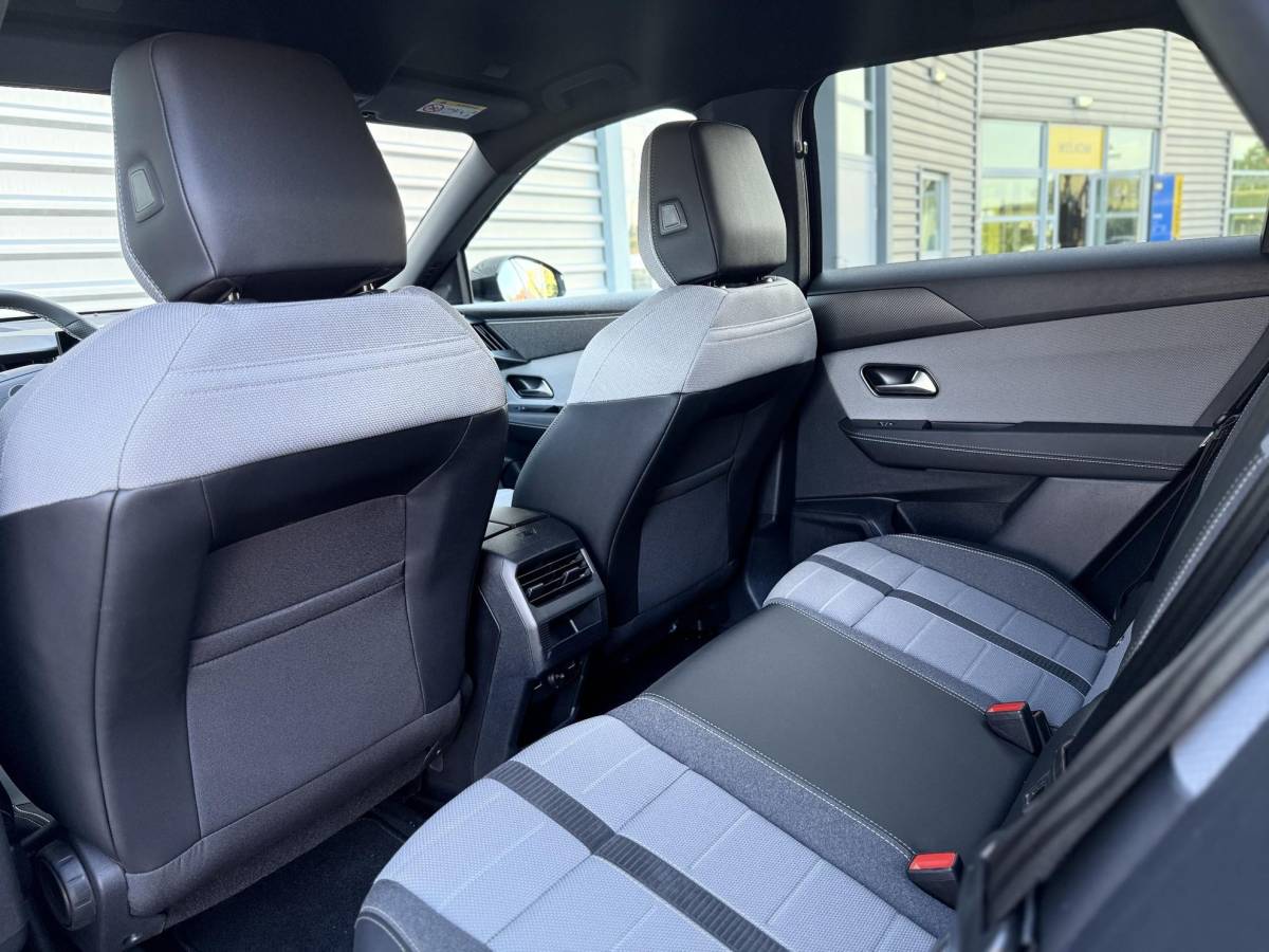 Opel Grandland Opel Grandland 1.6 Turbo Plug-in-Hybrid GS  NIEUW BINNEN |360 Camera | PDC | Stoelverwarming | Stuurverwarming | NAVI | Draadloos tel opladen | ECC | Apple carplay |