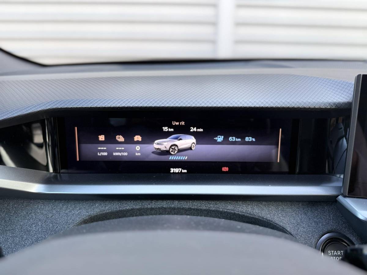 Opel Grandland Opel Grandland 1.6 Turbo Plug-in-Hybrid GS  NIEUW BINNEN |360 Camera | PDC | Stoelverwarming | Stuurverwarming | NAVI | Draadloos tel opladen | ECC | Apple carplay |