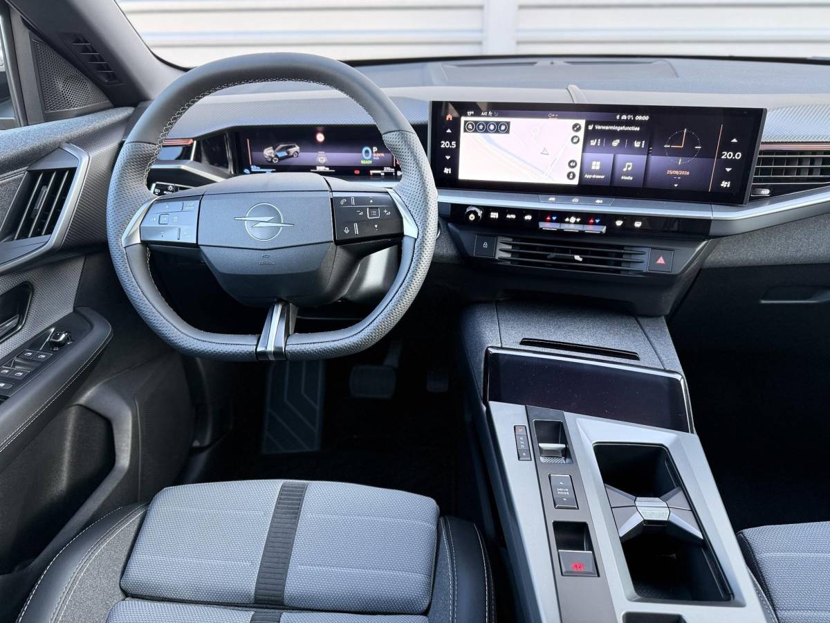 Opel Grandland Opel Grandland 1.6 Turbo Plug-in-Hybrid GS  NIEUW BINNEN |360 Camera | PDC | Stoelverwarming | Stuurverwarming | NAVI | Draadloos tel opladen | ECC | Apple carplay |