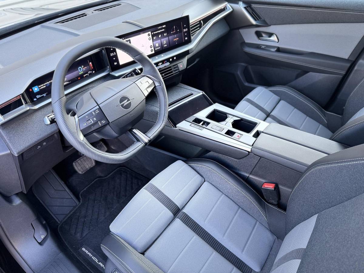 Opel Grandland Opel Grandland 1.6 Turbo Plug-in-Hybrid GS  NIEUW BINNEN |360 Camera | PDC | Stoelverwarming | Stuurverwarming | NAVI | Draadloos tel opladen | ECC | Apple carplay |
