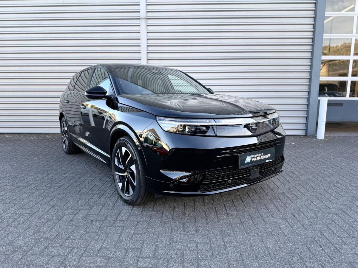 Opel Grandland Opel Grandland 1.6 Turbo Plug-in-Hybrid GS  NIEUW BINNEN |360 Camera | PDC | Stoelverwarming | Stuurverwarming | NAVI | Draadloos tel opladen | ECC | Apple carplay |