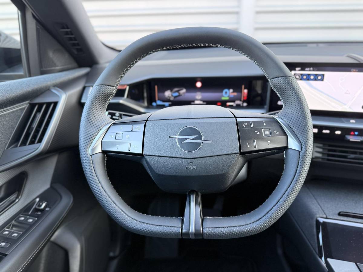 Opel Grandland Opel Grandland 1.6 Turbo Plug-in-Hybrid GS  NIEUW BINNEN |360 Camera | PDC | Stoelverwarming | Stuurverwarming | NAVI | Draadloos tel opladen | ECC | Apple carplay |