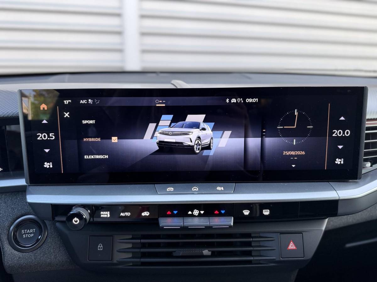 Opel Grandland Opel Grandland 1.6 Turbo Plug-in-Hybrid GS  NIEUW BINNEN |360 Camera | PDC | Stoelverwarming | Stuurverwarming | NAVI | Draadloos tel opladen | ECC | Apple carplay |