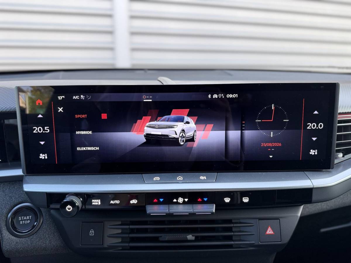 Opel Grandland Opel Grandland 1.6 Turbo Plug-in-Hybrid GS  NIEUW BINNEN |360 Camera | PDC | Stoelverwarming | Stuurverwarming | NAVI | Draadloos tel opladen | ECC | Apple carplay |
