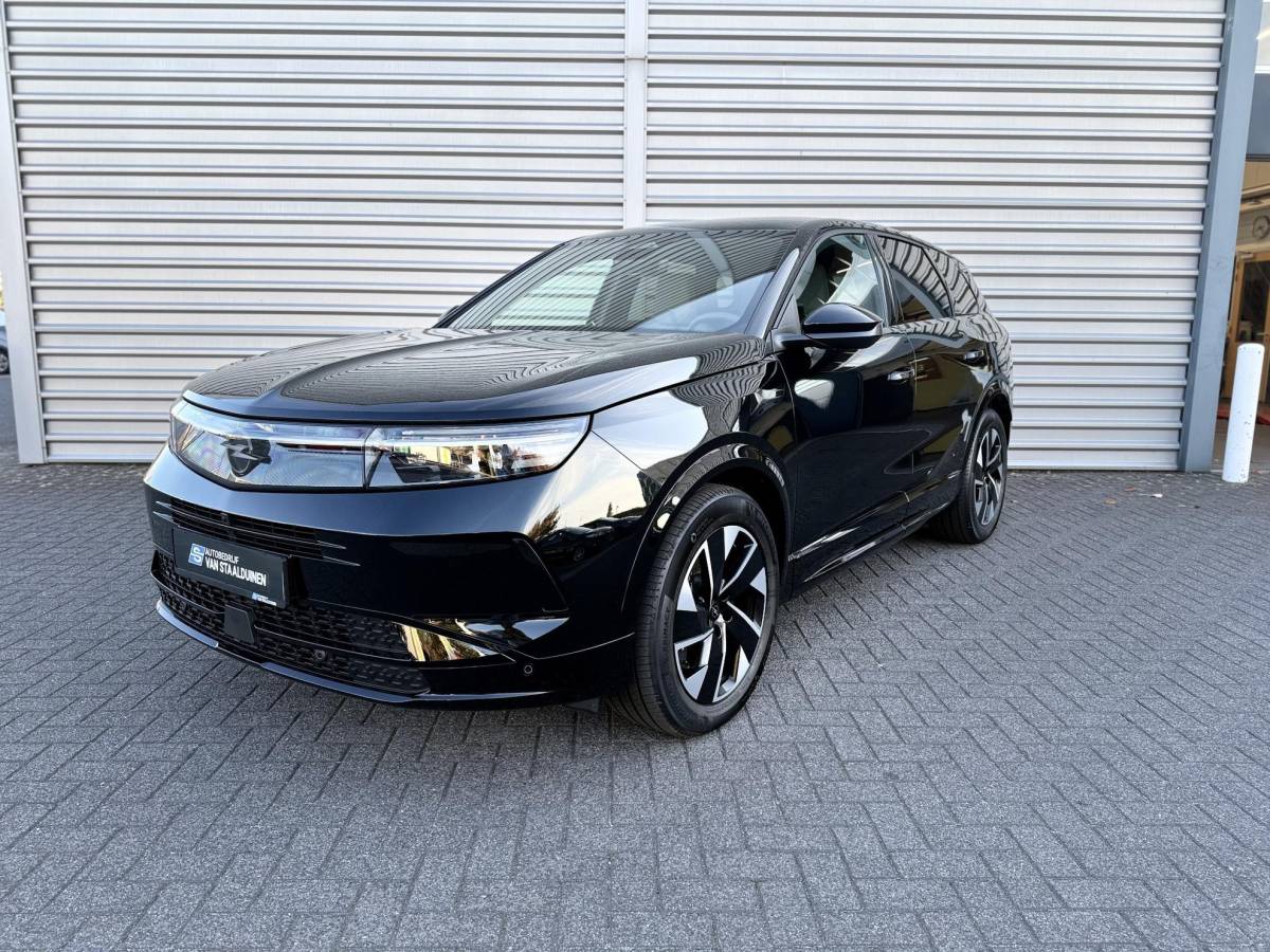 Opel Grandland Opel Grandland 1.6 Turbo Plug-in-Hybrid GS  NIEUW BINNEN |360 Camera | PDC | Stoelverwarming | Stuurverwarming | NAVI | Draadloos tel opladen | ECC | Apple carplay |