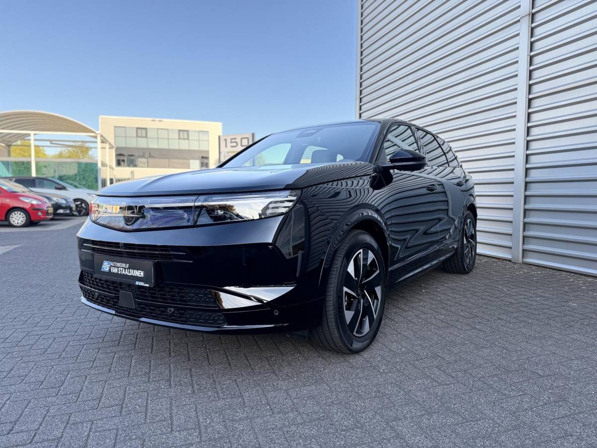 Opel Grandland Opel Grandland 1.6 Turbo Plug-in-Hybrid GS  NIEUW BINNEN |360 Camera | PDC | Stoelverwarming | Stuurverwarming | NAVI | Draadloos tel opladen | ECC | Apple carplay |