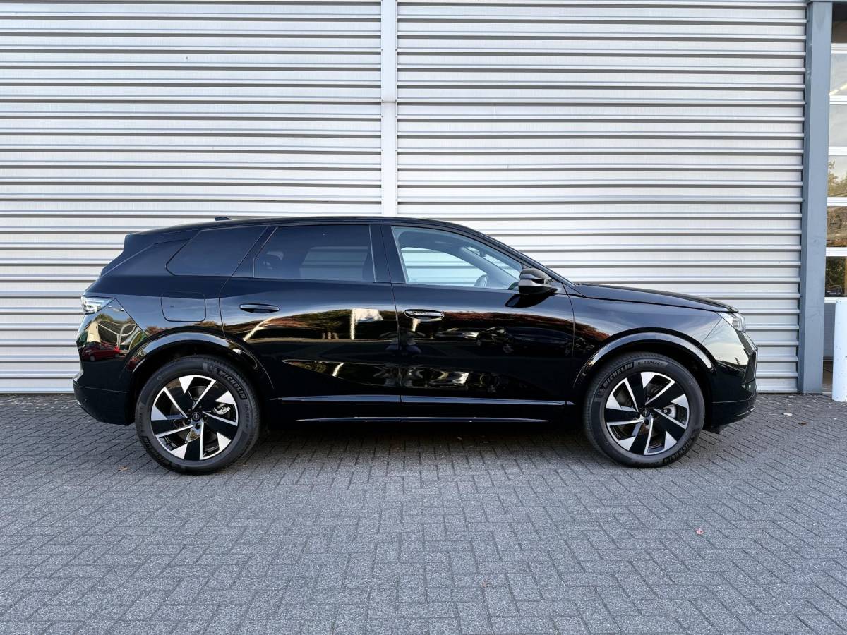 Opel Grandland Opel Grandland 1.6 Turbo Plug-in-Hybrid GS  NIEUW BINNEN |360 Camera | PDC | Stoelverwarming | Stuurverwarming | NAVI | Draadloos tel opladen | ECC | Apple carplay |