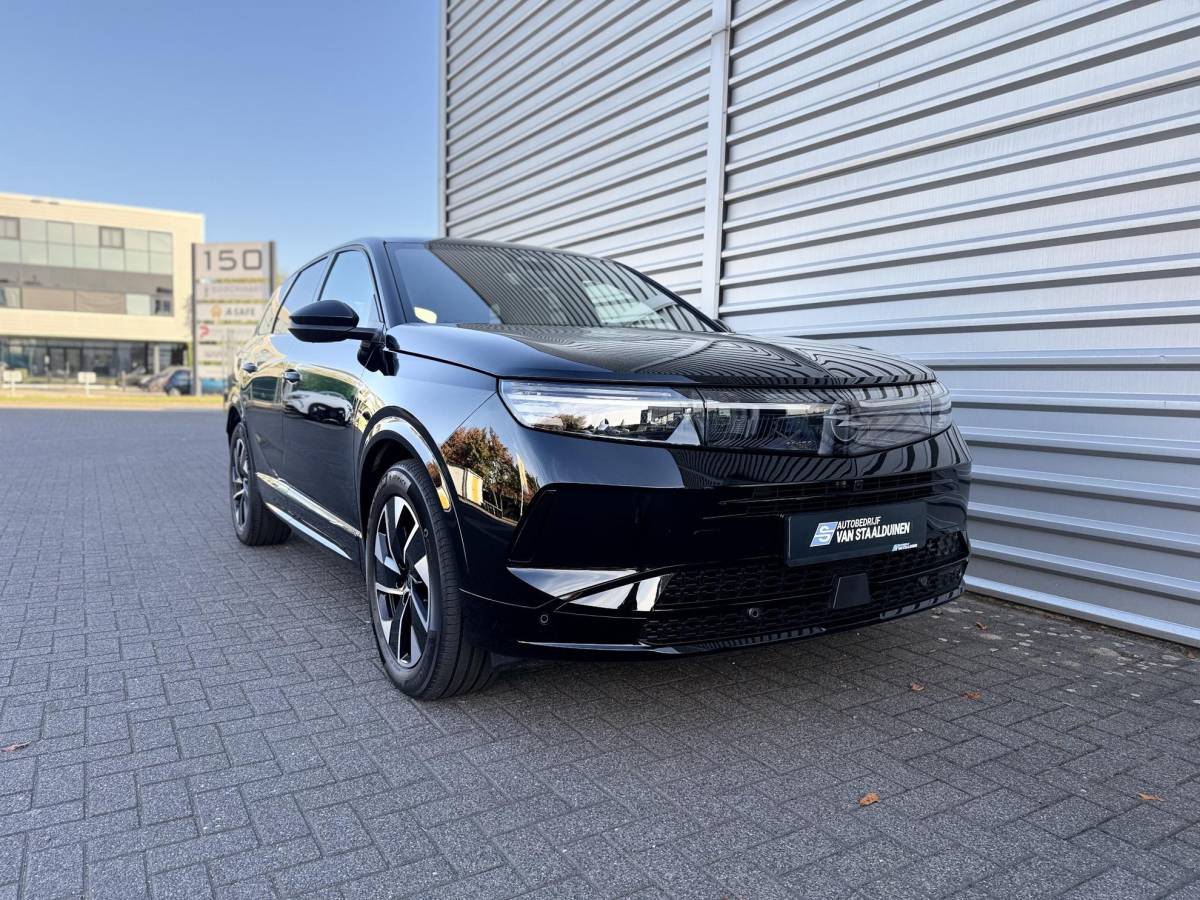 Opel Grandland Opel Grandland 1.6 Turbo Plug-in-Hybrid GS  NIEUW BINNEN |360 Camera | PDC | Stoelverwarming | Stuurverwarming | NAVI | Draadloos tel opladen | ECC | Apple carplay |