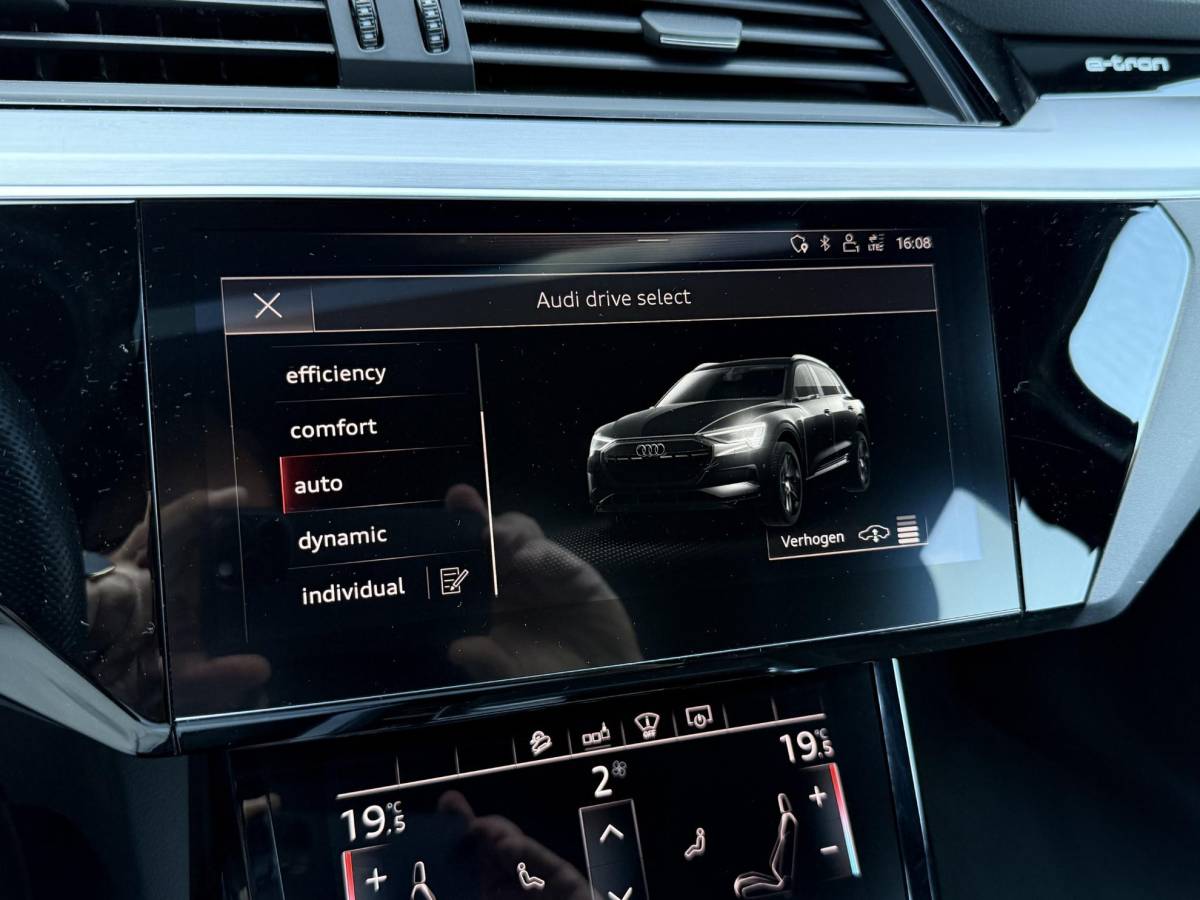 Audi e-tron Audi e-tron 55 quattro advanced Pro Line S 95 kWh