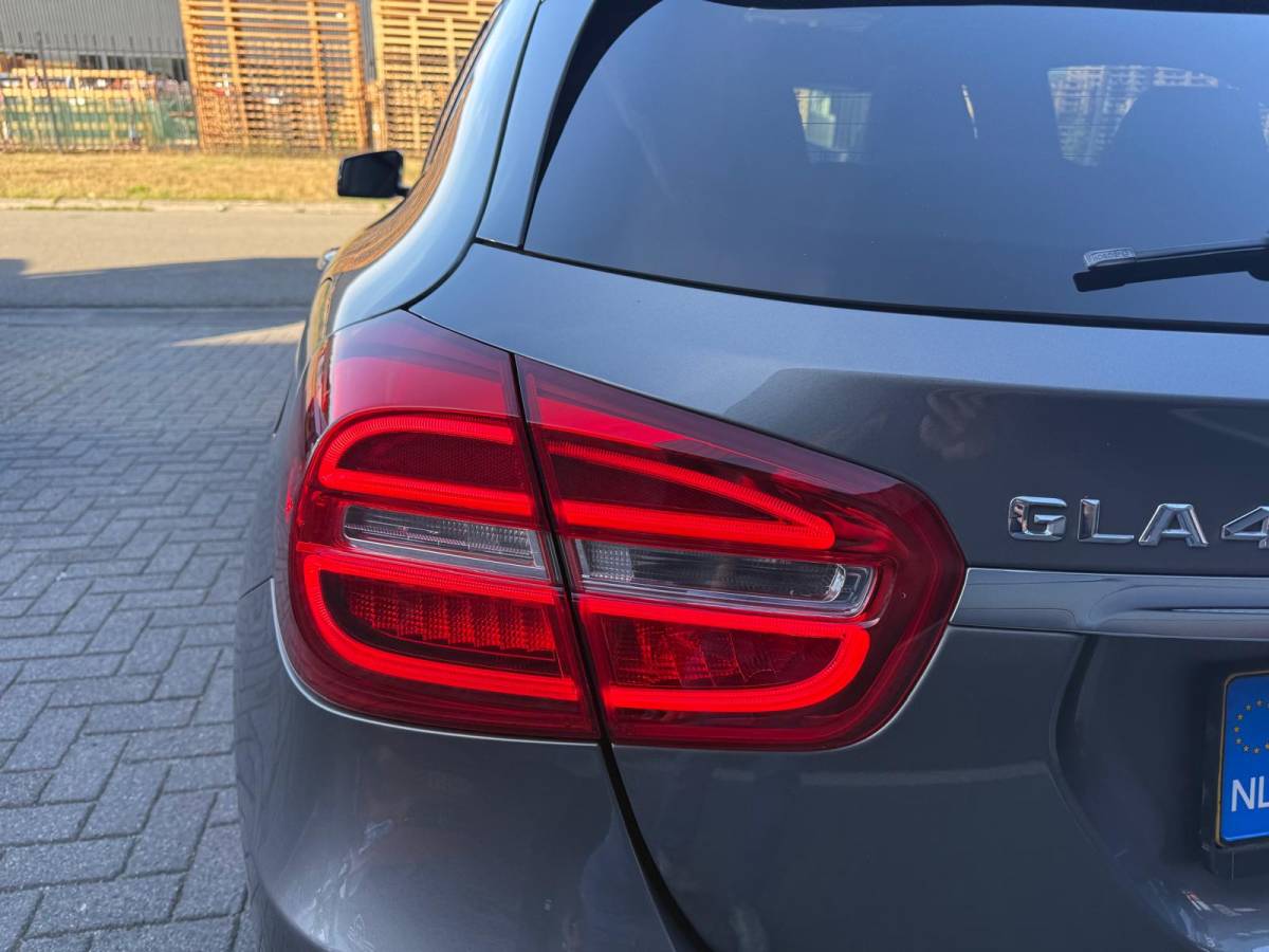 Mercedes-Benz GLA Mercedes-Benz GLA-klasse AMG 45 4MATIC | PANO | XENON | CRUISE | CAMERA | MEMORY | NAVI | LMV | HARMAN KARDON |