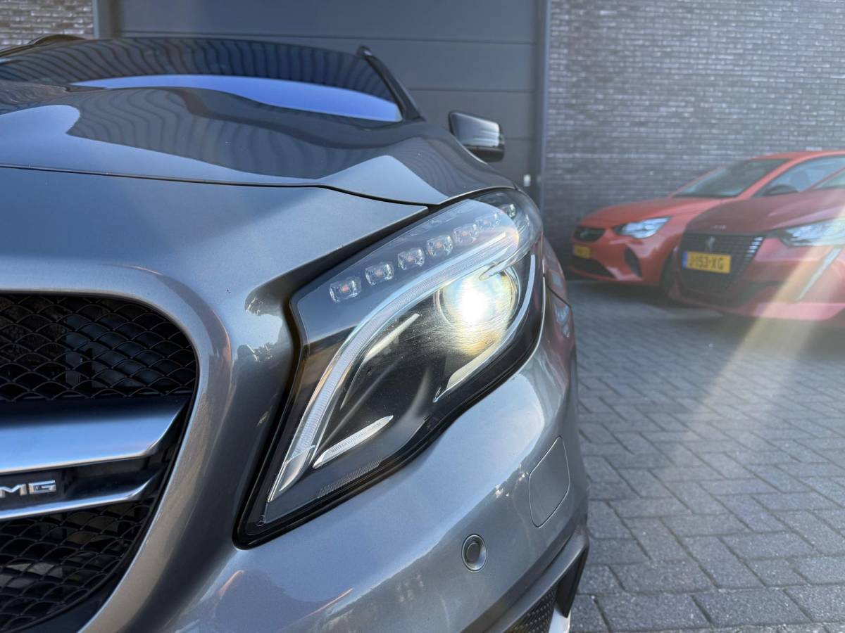 Mercedes-Benz GLA Mercedes-Benz GLA-klasse AMG 45 4MATIC | PANO | XENON | CRUISE | CAMERA | MEMORY | NAVI | LMV | HARMAN KARDON |