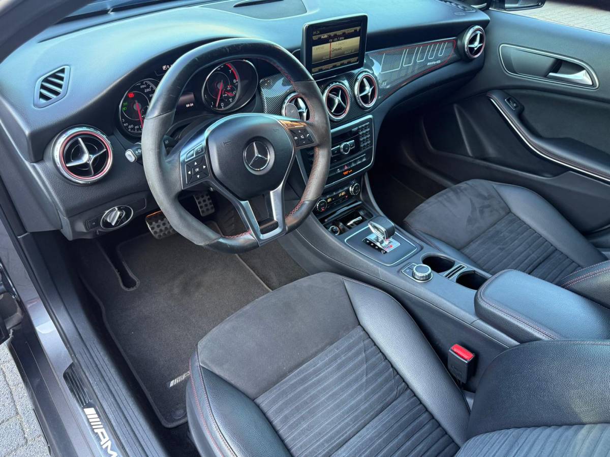 Mercedes-Benz GLA Mercedes-Benz GLA-klasse AMG 45 4MATIC | PANO | XENON | CRUISE | CAMERA | MEMORY | NAVI | LMV | HARMAN KARDON |