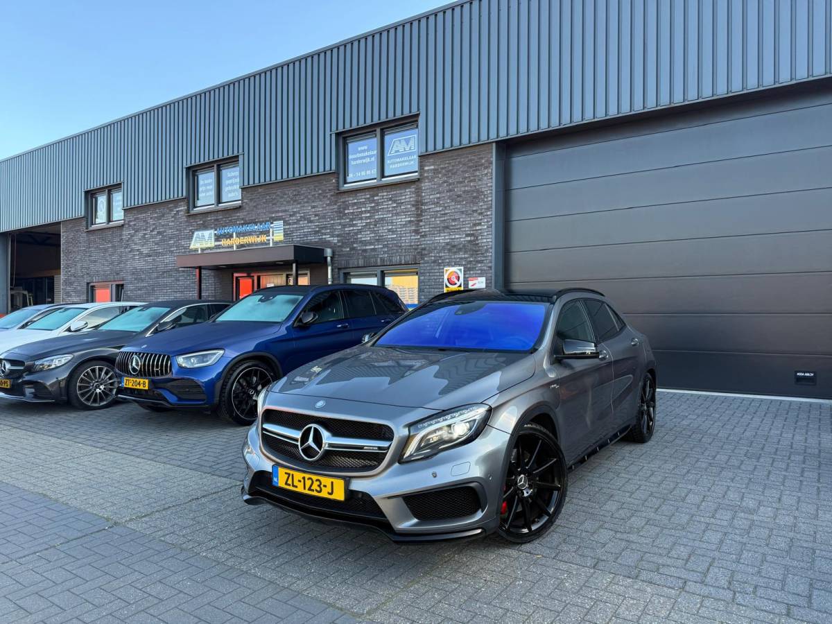 Mercedes-Benz GLA Mercedes-Benz GLA-klasse AMG 45 4MATIC | PANO | XENON | CRUISE | CAMERA | MEMORY | NAVI | LMV | HARMAN KARDON |