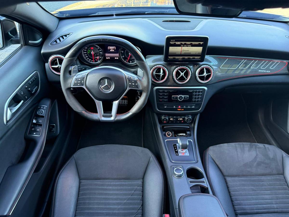 Mercedes-Benz GLA Mercedes-Benz GLA-klasse AMG 45 4MATIC | PANO | XENON | CRUISE | CAMERA | MEMORY | NAVI | LMV | HARMAN KARDON |