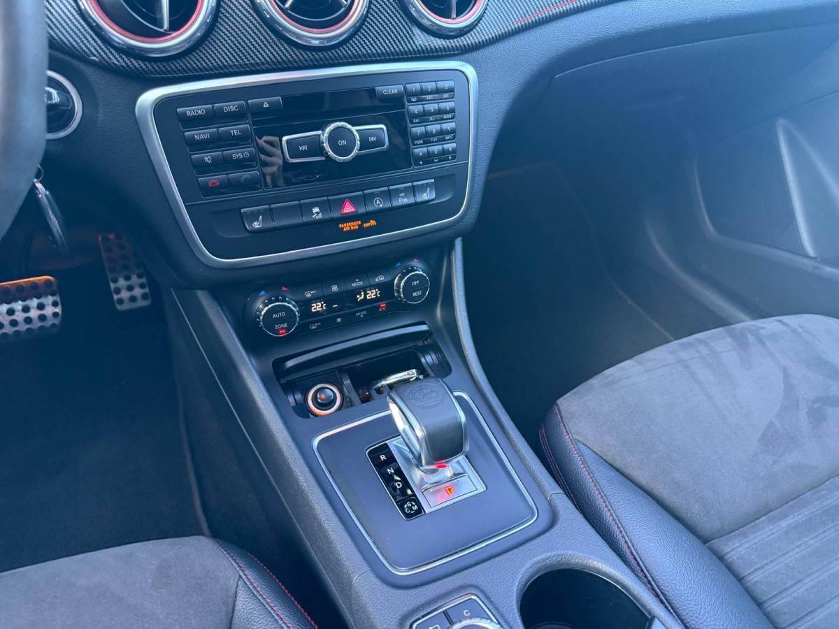 Mercedes-Benz GLA Mercedes-Benz GLA-klasse AMG 45 4MATIC | PANO | XENON | CRUISE | CAMERA | MEMORY | NAVI | LMV | HARMAN KARDON |