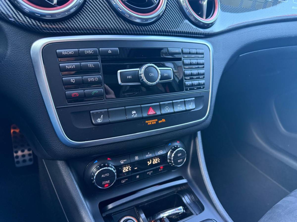 Mercedes-Benz GLA Mercedes-Benz GLA-klasse AMG 45 4MATIC | PANO | XENON | CRUISE | CAMERA | MEMORY | NAVI | LMV | HARMAN KARDON |