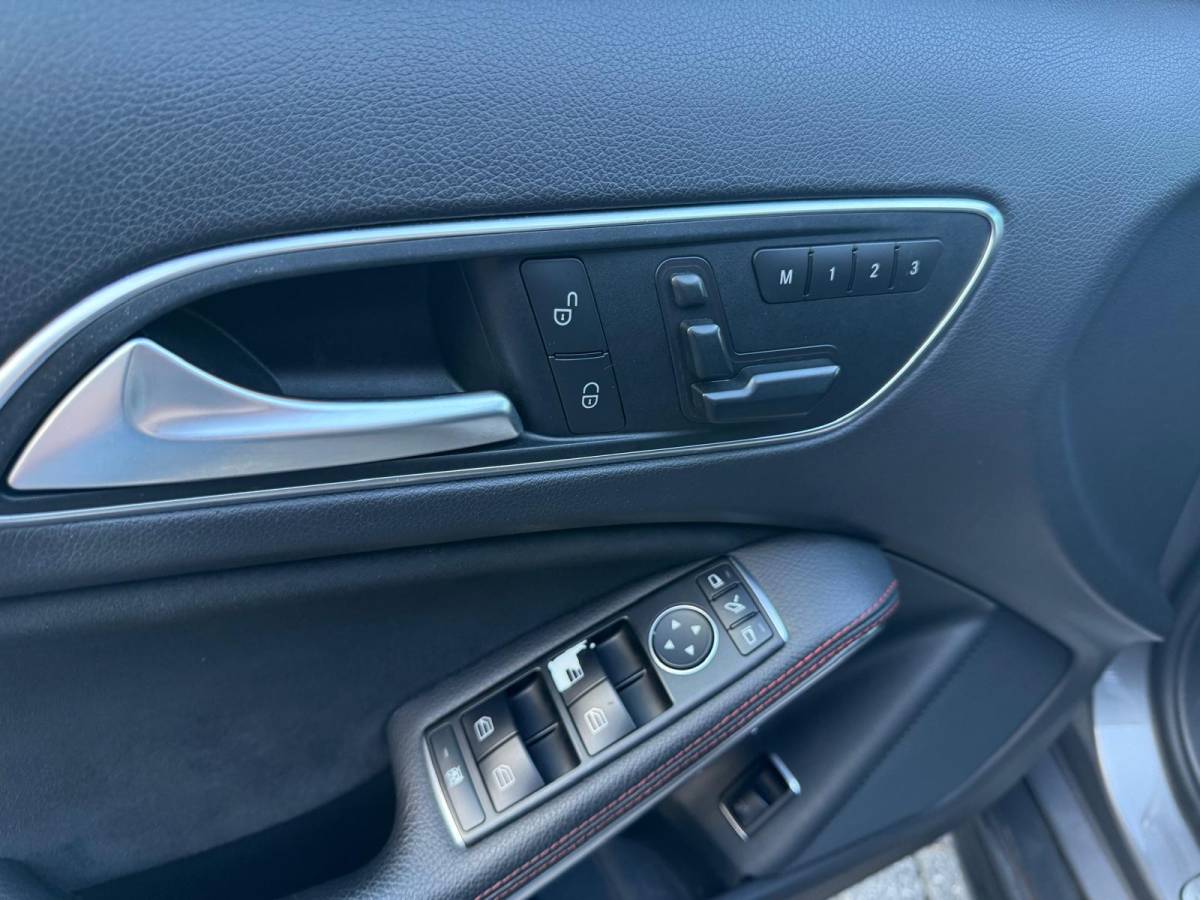 Mercedes-Benz GLA Mercedes-Benz GLA-klasse AMG 45 4MATIC | PANO | XENON | CRUISE | CAMERA | MEMORY | NAVI | LMV | HARMAN KARDON |