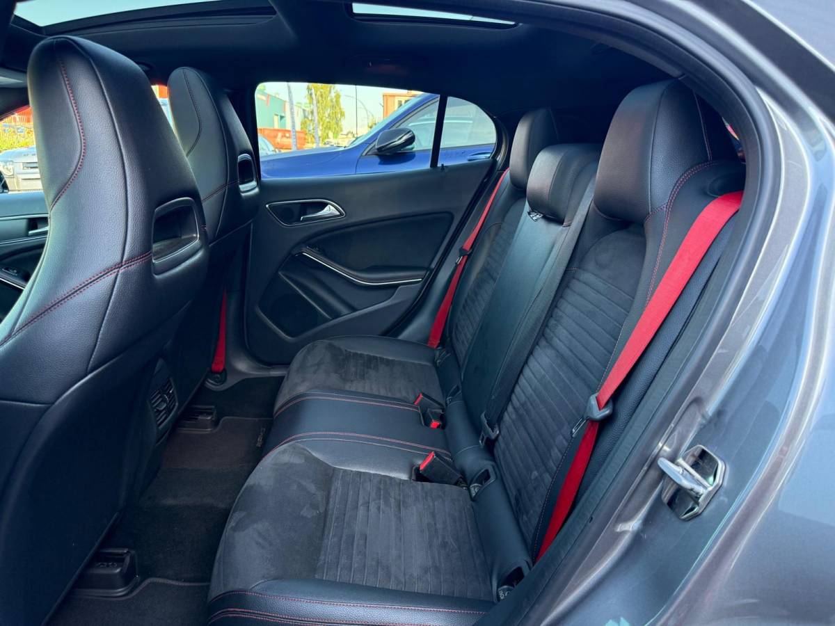 Mercedes-Benz GLA Mercedes-Benz GLA-klasse AMG 45 4MATIC | PANO | XENON | CRUISE | CAMERA | MEMORY | NAVI | LMV | HARMAN KARDON |