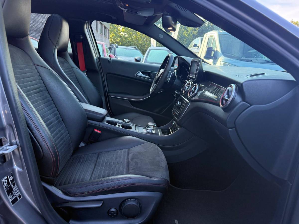 Mercedes-Benz GLA Mercedes-Benz GLA-klasse AMG 45 4MATIC | PANO | XENON | CRUISE | CAMERA | MEMORY | NAVI | LMV | HARMAN KARDON |