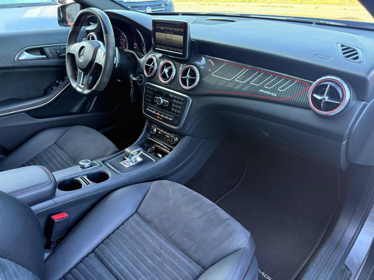 Mercedes-Benz GLA Mercedes-Benz GLA-klasse AMG 45 4MATIC | PANO | XENON | CRUISE | CAMERA | MEMORY | NAVI | LMV | HARMAN KARDON |