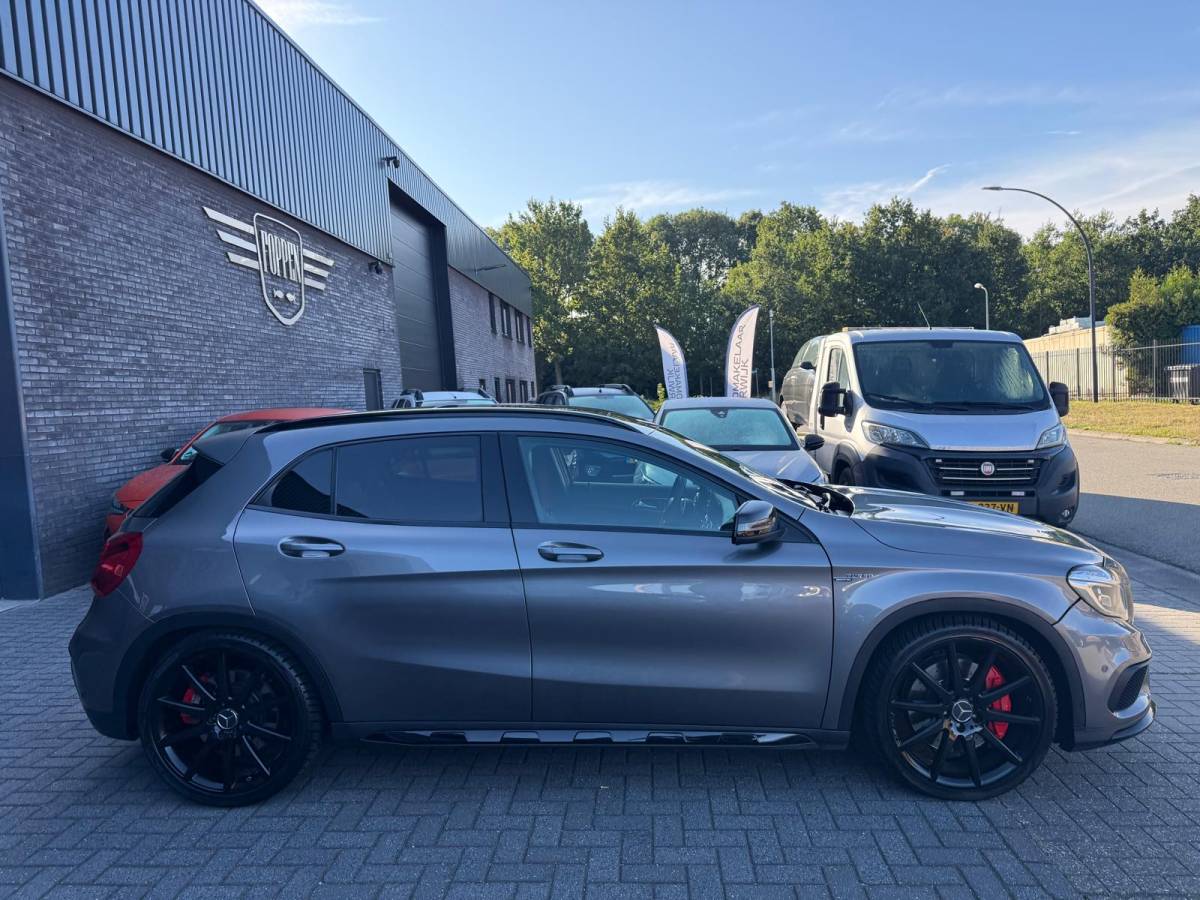 Mercedes-Benz GLA Mercedes-Benz GLA-klasse AMG 45 4MATIC | PANO | XENON | CRUISE | CAMERA | MEMORY | NAVI | LMV | HARMAN KARDON |