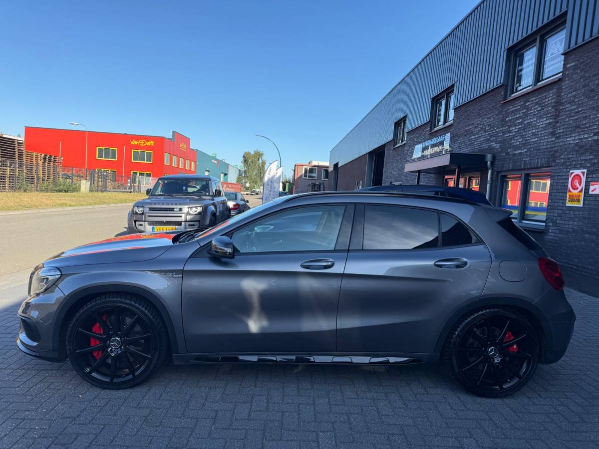 Mercedes-Benz GLA Mercedes-Benz GLA-klasse AMG 45 4MATIC | PANO | XENON | CRUISE | CAMERA | MEMORY | NAVI | LMV | HARMAN KARDON |