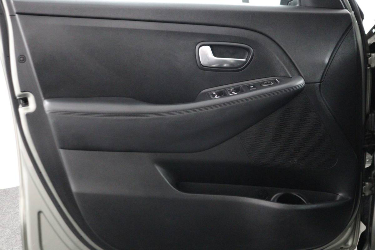 Kia Carens Kia Carens 1.6 GDi DynamicLine MPV 7-zitplaatsen/ECC/Navi