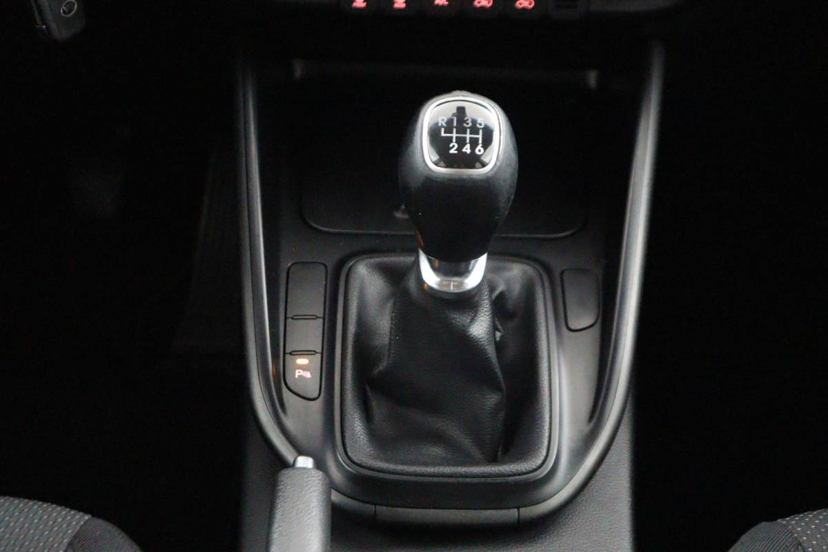 Kia Carens Kia Carens 1.6 GDi DynamicLine MPV 7-zitplaatsen/ECC/Navi