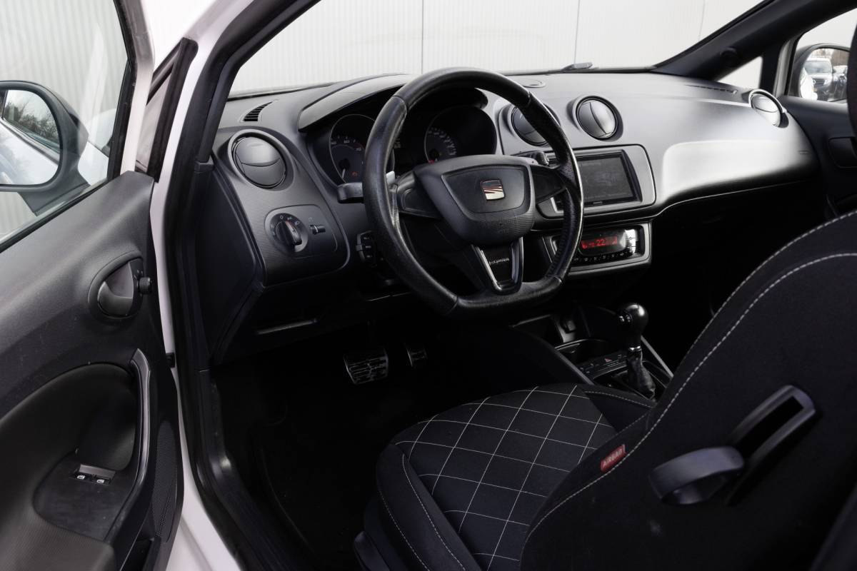 SEAT Ibiza SEAT Ibiza | CUPRA BOCANEGRA 180 PK | PANO | NAVI | NW. KETTING