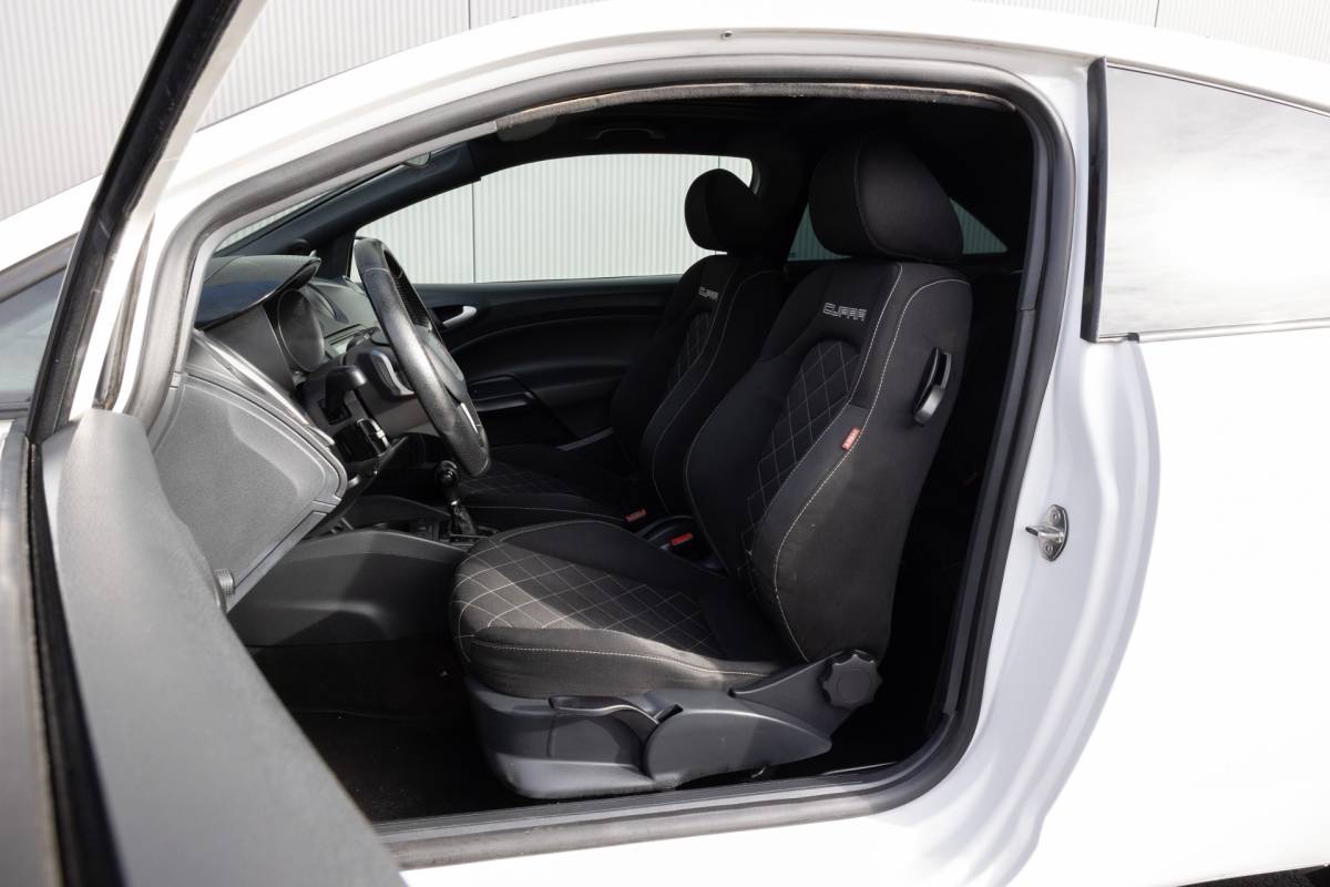 SEAT Ibiza SEAT Ibiza | CUPRA BOCANEGRA 180 PK | PANO | NAVI | NW. KETTING