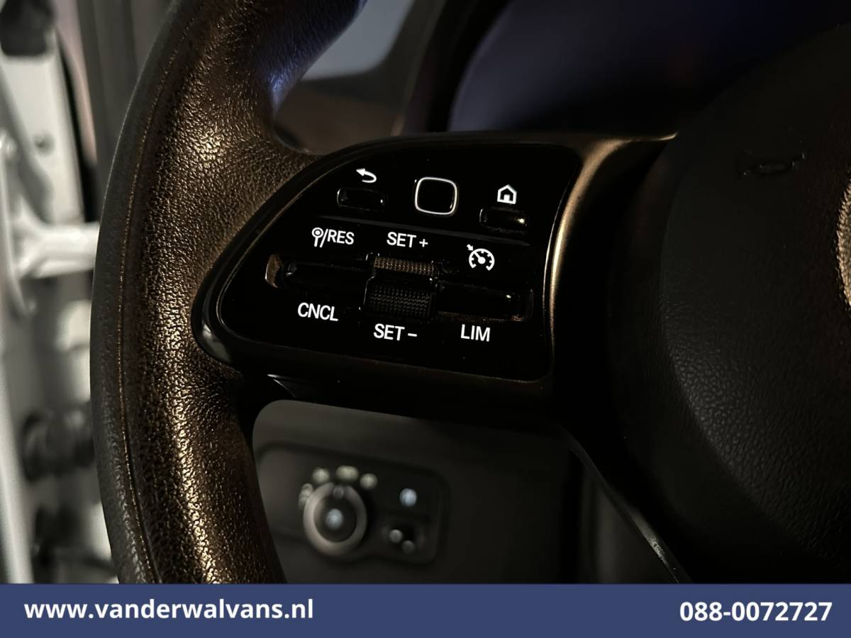 Mercedes-Benz Sprinter Mercedes-Benz Sprinter 315 CDI 150pk 3500kg Trekhaak L2H2 Euro6 Airco | Camera | Apple Carplay | Cruisecontrol Android Auto, Parkeersensoren, Bijrijdersbank