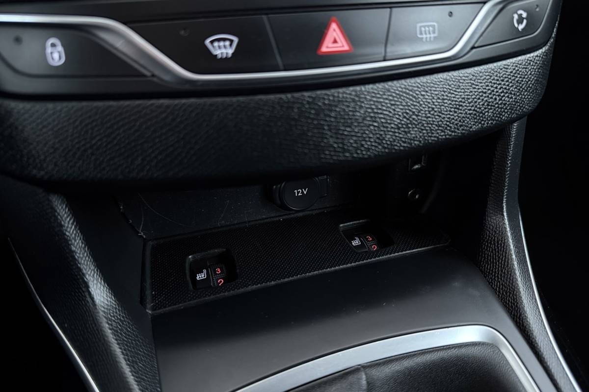 Peugeot 308 Peugeot 308 1.6 e-THP GTi 250 | Org NL | Camera | Stoelverwarming | Denon Audio | Keyless Entry/Start | Stoelmassage |
