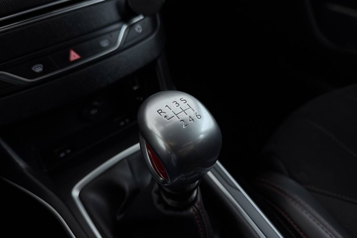 Peugeot 308 Peugeot 308 1.6 e-THP GTi 250 | Org NL | Camera | Stoelverwarming | Denon Audio | Keyless Entry/Start | Stoelmassage |