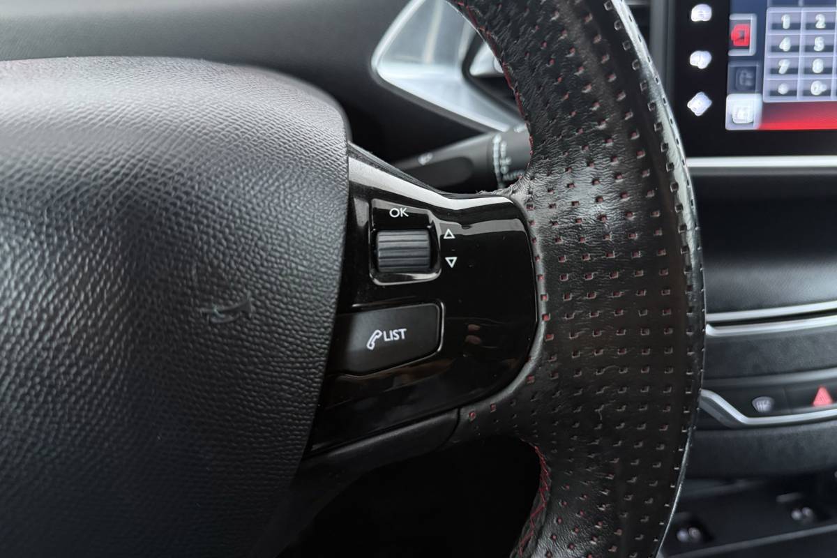 Peugeot 308 Peugeot 308 1.6 e-THP GTi 250 | Org NL | Camera | Stoelverwarming | Denon Audio | Keyless Entry/Start | Stoelmassage |