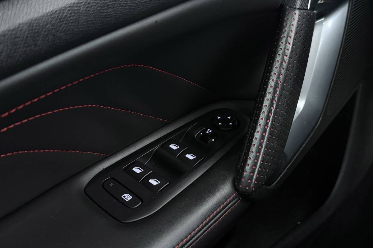 Peugeot 308 Peugeot 308 1.6 e-THP GTi 250 | Org NL | Camera | Stoelverwarming | Denon Audio | Keyless Entry/Start | Stoelmassage |