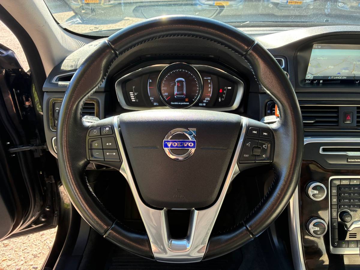 Volvo V70 Volvo V70 2.0 D3 Polar+ | Schuif/kanteldak + Harman/Kardon + Leder Nu € 7.975,-!!!