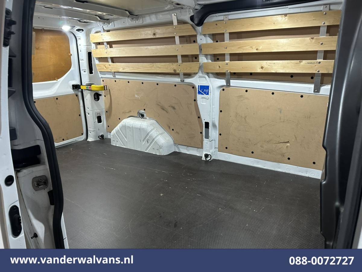 Ford Transit Custom Ford Transit Custom 2.0 TDCI 130pk L2H1 Euro6 Airco | Navigatie | Apple Carplay | LED | Cruisecontrol | 2800kg Trekhaak Android Auto, Verwarmde voorruit, Stoelverwarming, Parkeersensoren, Bijrijdersbank