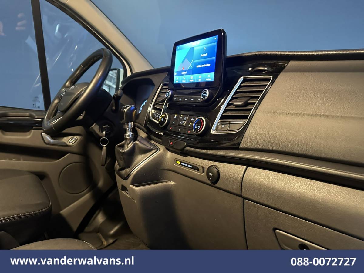 Ford Transit Custom Ford Transit Custom 2.0 TDCI 130pk L2H1 Euro6 Airco | Navigatie | Apple Carplay | LED | Cruisecontrol | 2800kg Trekhaak Android Auto, Verwarmde voorruit, Stoelverwarming, Parkeersensoren, Bijrijdersbank