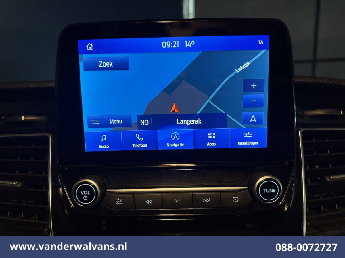 Ford Transit Custom Ford Transit Custom 2.0 TDCI 130pk L2H1 Euro6 Airco | Navigatie | Apple Carplay | LED | Cruisecontrol | 2800kg Trekhaak Android Auto, Verwarmde voorruit, Stoelverwarming, Parkeersensoren, Bijrijdersbank