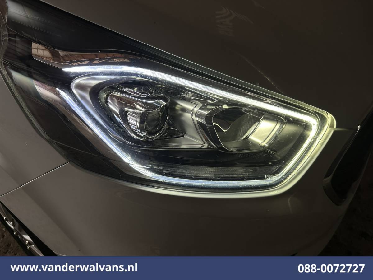 Ford Transit Custom Ford Transit Custom 2.0 TDCI 130pk L2H1 Euro6 Airco | Navigatie | Apple Carplay | LED | Cruisecontrol | 2800kg Trekhaak Android Auto, Verwarmde voorruit, Stoelverwarming, Parkeersensoren, Bijrijdersbank