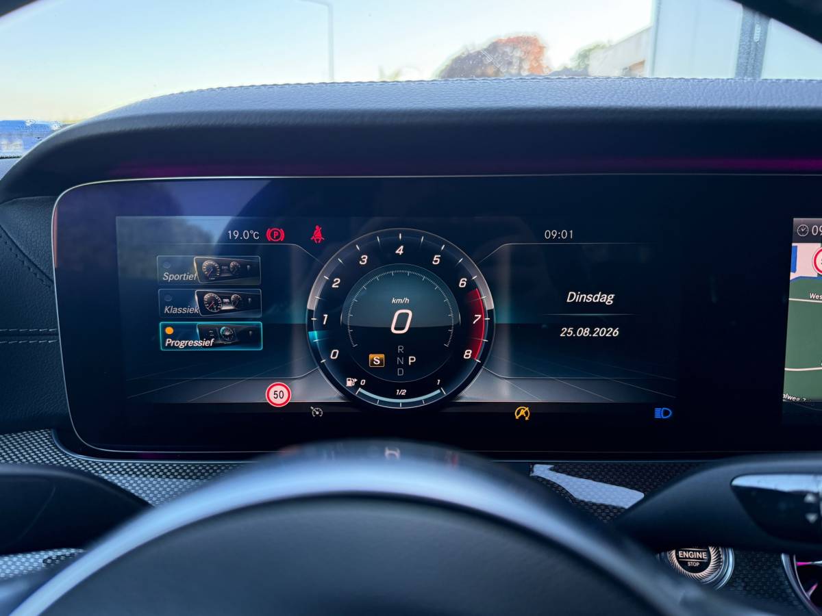 Mercedes-Benz E-Klasse Mercedes-Benz E-klasse Coupé E200 Premium+ AMG HUD Pano Burmester Leder