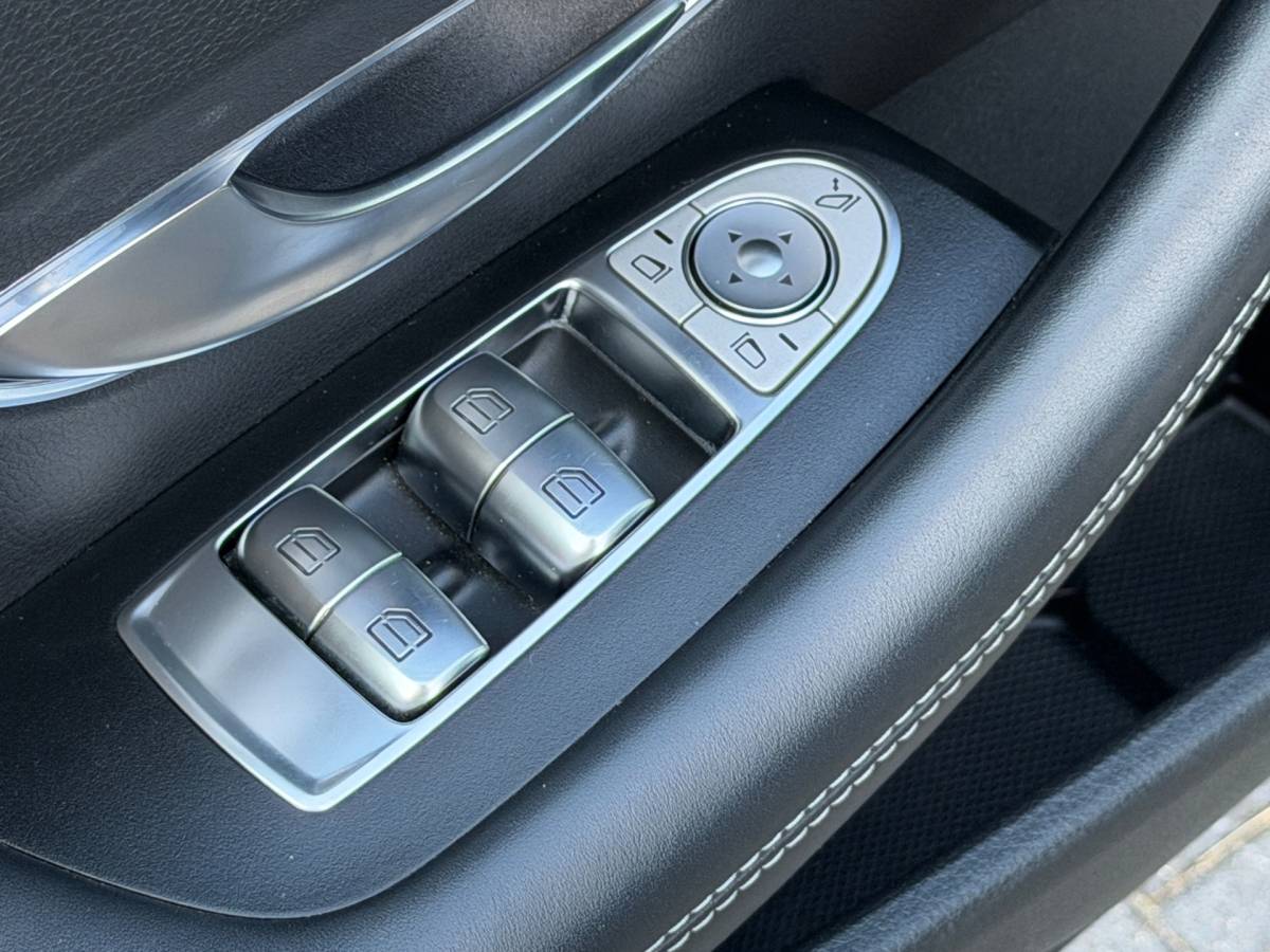 Mercedes-Benz E-Klasse Mercedes-Benz E-klasse Coupé E200 Premium+ AMG HUD Pano Burmester Leder