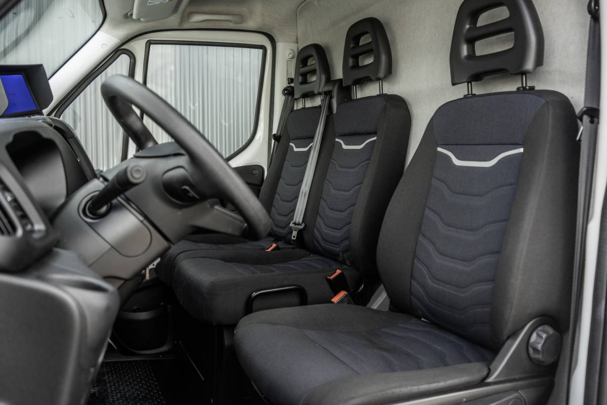 Iveco Daily Iveco Daily **35S16V 2.3 L4H2 | Euro 6 | 157 PK | Airco | Camera | 3500 KG Trekgewicht | MF Stuur | 3-Persoons**