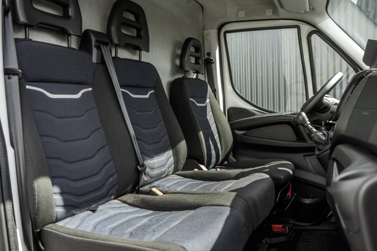 Iveco Daily Iveco Daily **35S16V 2.3 L4H2 | Euro 6 | 157 PK | Airco | Camera | 3500 KG Trekgewicht | MF Stuur | 3-Persoons**